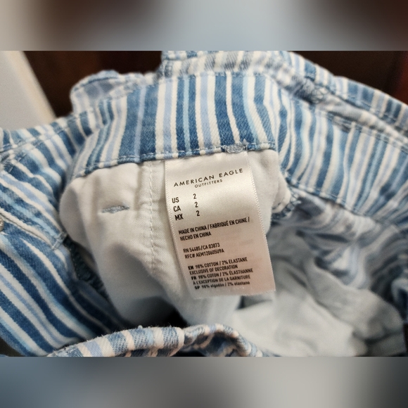 American Eagle Striped Paperbag-Waist Shorts | RN 54485/CA 03873 Belted, Size 2 - Picture 4 of 8